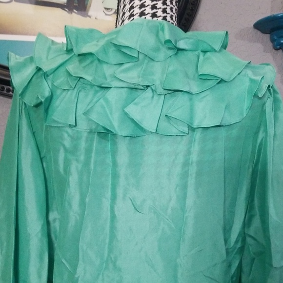 Gorgeous VTG Ruffled Silk Blouse - Picture 6 of 8